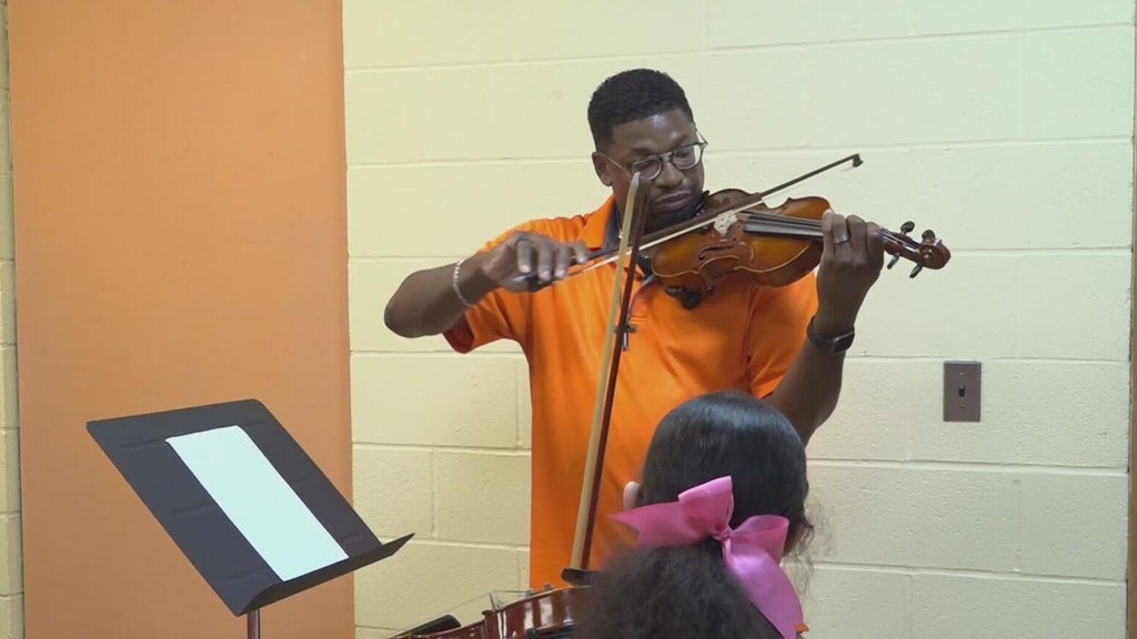 Pittsburgh man gives free private music lessons to kids — Pittsburgh Dining news